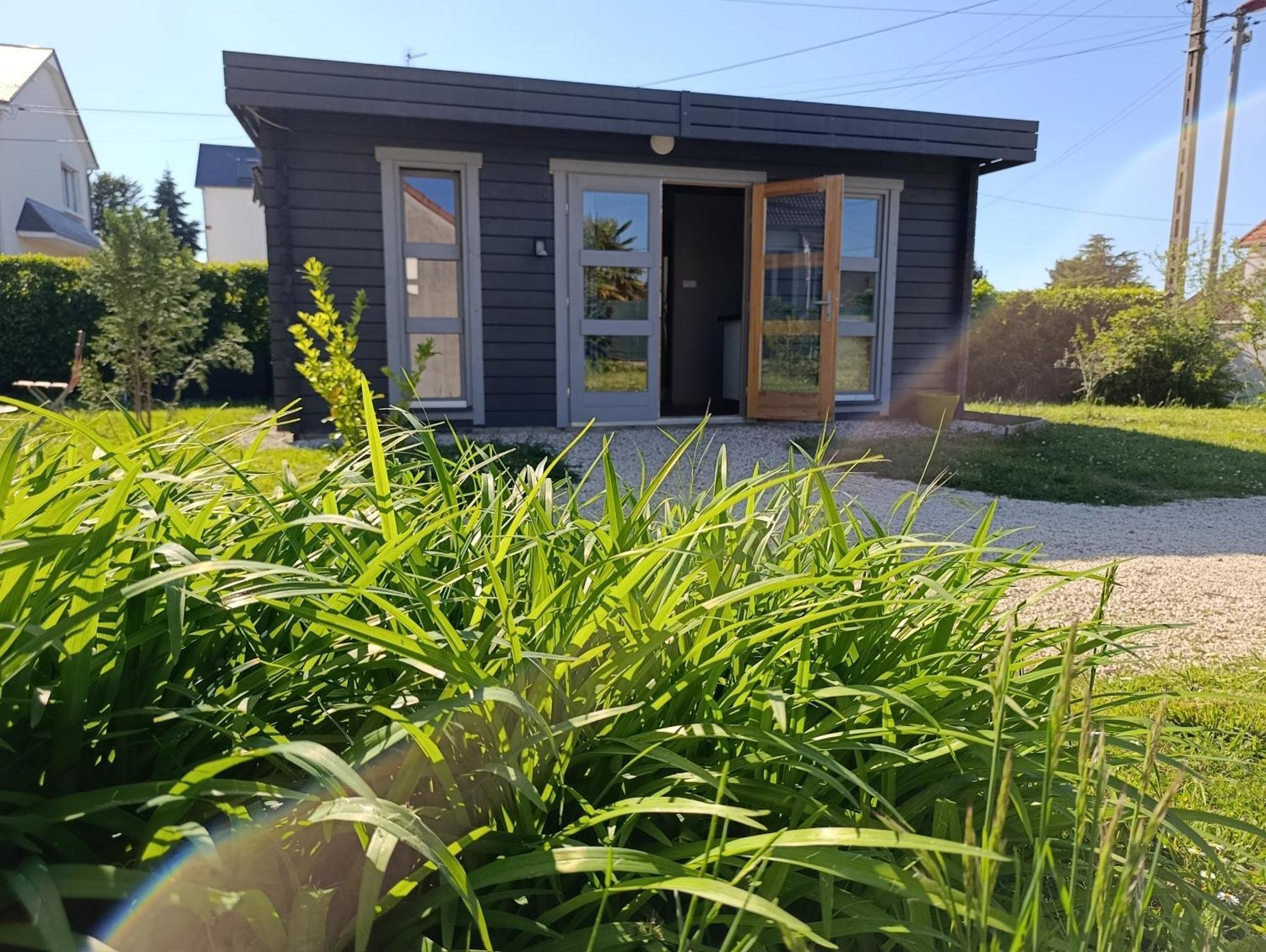 Tiny House Toute Equipee Avec Jardin Saint-Florent-sur-Cher Exterior photo